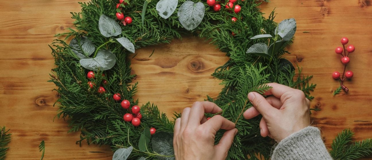 Wreathmaking workshop with Devon Air Ambulance