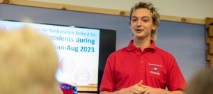 A young volunteer